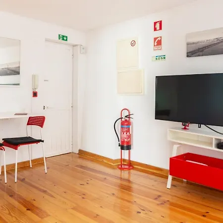 In The Heart Of Alfama! Super Central! Lissabon